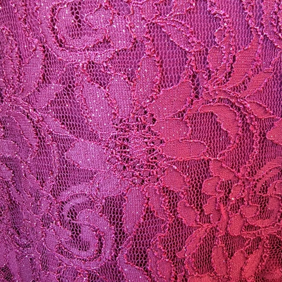 Decode 1.8 lace gown - Picture 9 of 10